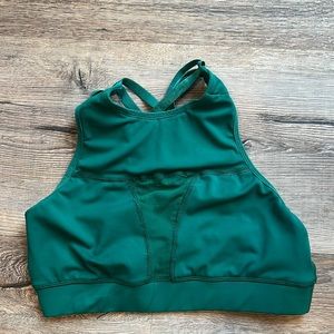 Chestee, the “Tiffany” sports bra size 8